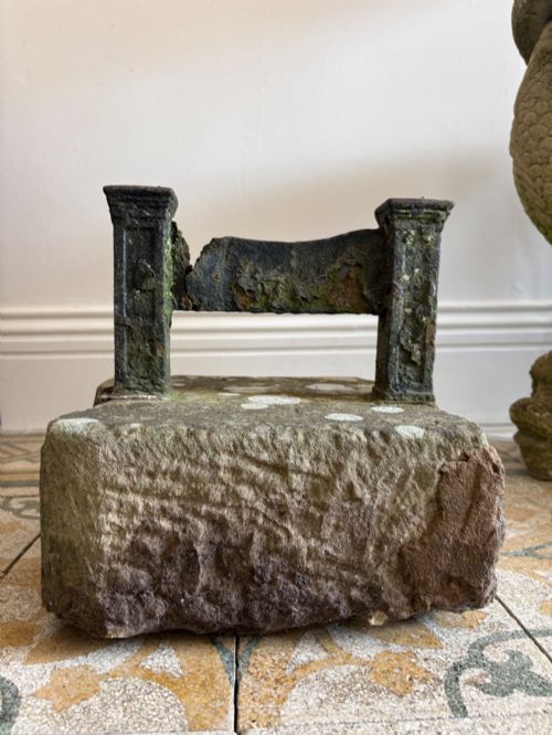 A 19TH CENTURY CAST IRON BOOTSCRAPER INSET TO HEWN STONE BLOCK 33CM - ADDITIONAL PHOTO 8
