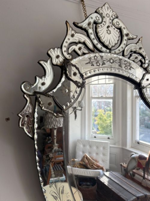 EARLY 20TH CENTURY VENETIAN MIRROR 98CM TALL CIRCA 1930S FOXED BEVELLED PLATE - ADDITIONAL PHOTO 13