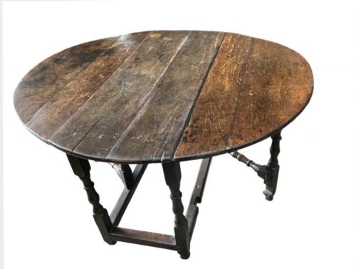 A LATE 17 TO 18TH CENTURY OAK PLANK TOP GATELEG TABLE WITH TURNED BALUSTER LEGS - ADDITIONAL PHOTO 2