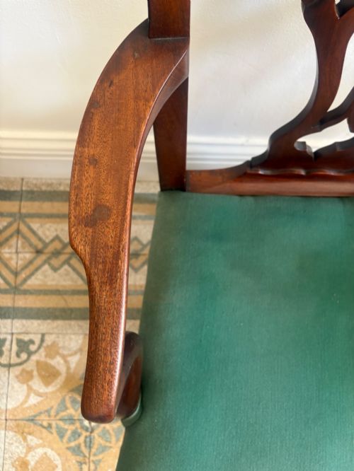 A GEORGE 111 CHIPPENDALE PERIOD MAHOGANY ELBOW ARM CHAIR C1780 - ADDITIONAL PHOTO 5