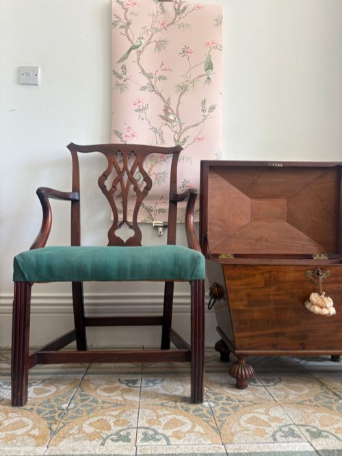 A GEORGE 111 CHIPPENDALE PERIOD MAHOGANY ELBOW ARM CHAIR C1780 - ADDITIONAL PHOTO 8