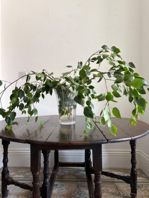 A LATE 17 TO 18TH CENTURY OAK PLANK TOP GATELEG TABLE WITH TURNED BALUSTER LEGS - ADDITIONAL PHOTO 13
