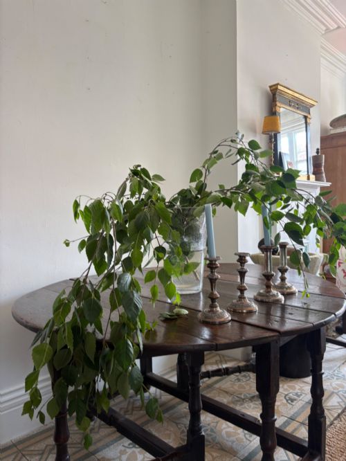 A LATE 17 TO 18TH CENTURY OAK PLANK TOP GATELEG TABLE WITH TURNED BALUSTER LEGS - ADDITIONAL PHOTO 14