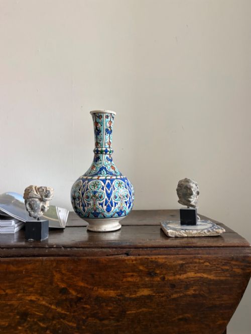 A 19TH CENTURY IZNIK HAND PAINTED BOTTLE VASE 30CM FRITWARE TRADITIONAL MOTIFS - ADDITIONAL PHOTO 7