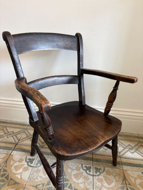 A MID 19TH CENTURY ASH AND ELM THAMES VALLEY EBONISED WINDSOR CHAIR - ADDITIONAL PHOTO 4