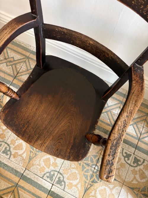 A MID 19TH CENTURY ASH AND ELM THAMES VALLEY EBONISED WINDSOR CHAIR - ADDITIONAL PHOTO 7