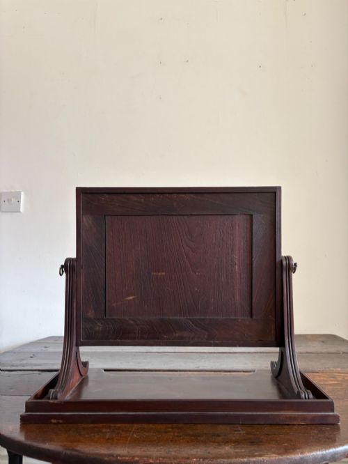 AN EARLY 19TH CENTURY GILLOWS MODEL MAHOGANY VANITY SWING MIRROR ORIGINAL PLATE - ADDITIONAL PHOTO 9
