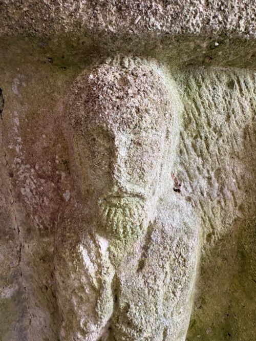 EARLY 20TH CENTURY WEATHERED MEDIEVAL STYLE BAPTISMAL FONT PLANTER AND BASE 63CM - ADDITIONAL PHOTO 6