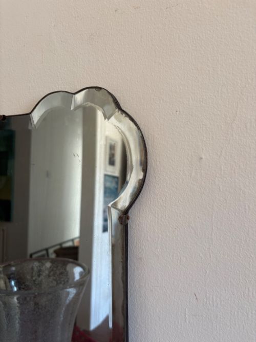 A SHAPELY 1920S BEVELLED FRAMELESS ART DECO MIRROR 69CM TALL GENTLY FOXED PLATE - ADDITIONAL PHOTO 8