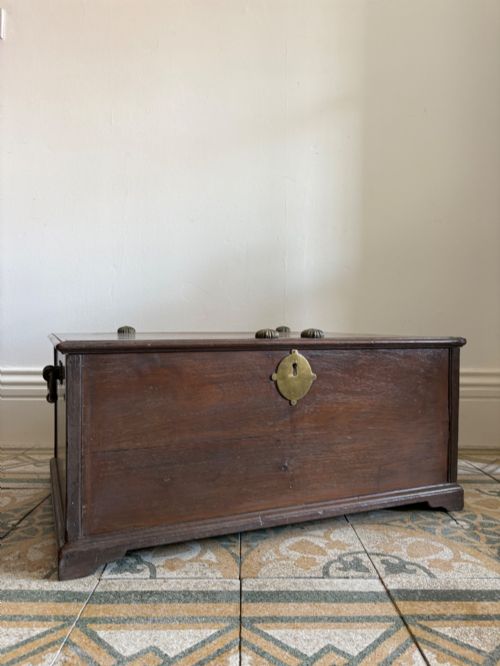 a 19th century anglo indian teak campaign trunk blanket box 77cm bronze handles - CATEGORY: ANTIQUE  - DATED 19TH CENTURY