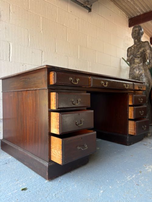 A 153CM WIDE PARTNERS DESK SCALE PEDESTAL DESK C1900 ORIGINAL GREEN LEATHER TOP - ADDITIONAL PHOTO 5