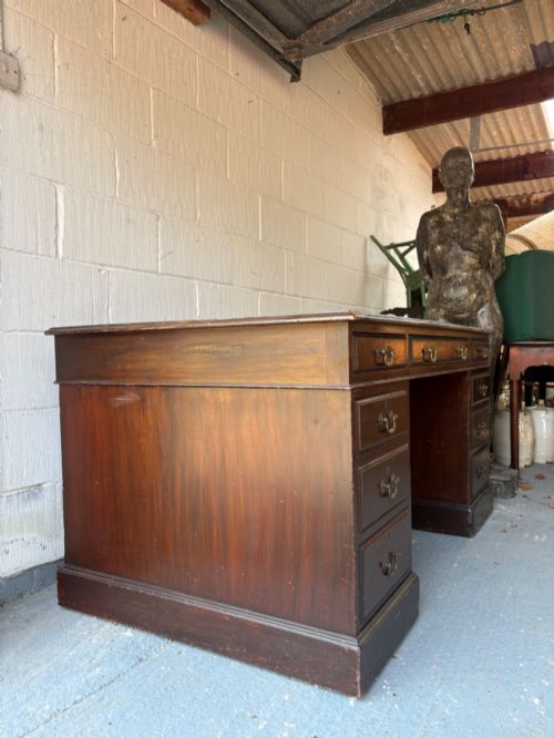A 153CM WIDE PARTNERS DESK SCALE PEDESTAL DESK C1900 ORIGINAL GREEN LEATHER TOP - ADDITIONAL PHOTO 9
