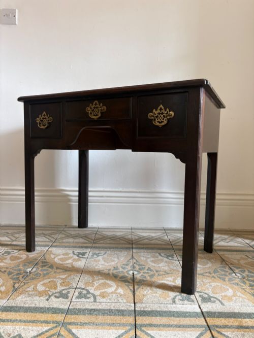 A GEORGE 111 STYLE MAHOGANY LOWBOY SIDE TABLE C1900 81CM WIDE - ADDITIONAL PHOTO 2