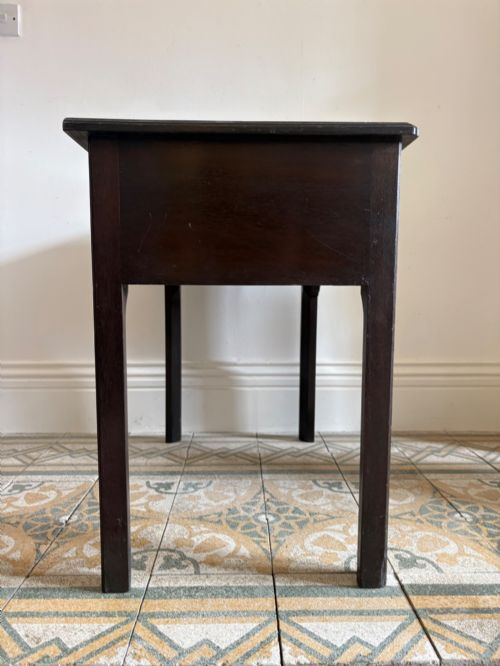 A GEORGE 111 STYLE MAHOGANY LOWBOY SIDE TABLE C1900 81CM WIDE - ADDITIONAL PHOTO 3