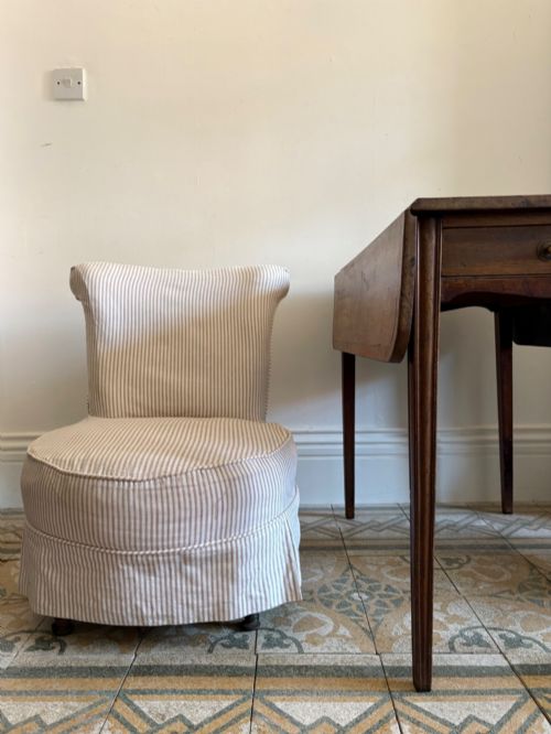 EDWARDIAN NURSING OR SLIPPER CHAIR WITH TAILORED TICKING STRIPE SLIPCOVER C1900 - ADDITIONAL PHOTO 13