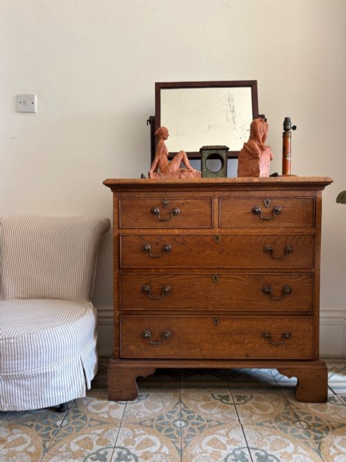 A GEORGE 111 STYLE ENGLISH OAK CHEST OF DRAWERS RAISED BRACKET FEET C1920 83CM - ADDITIONAL PHOTO 9
