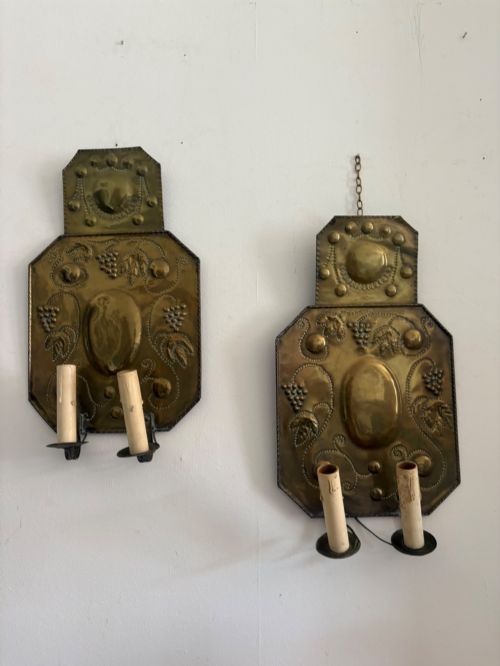 PAIR OF LATE 19TH CENTURY DUTCH REPOUSSE BRASS 2 BRANCH WALL SCONCE 53CM TALL - ADDITIONAL PHOTO 7