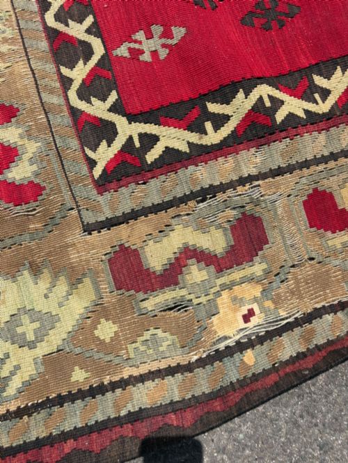 A LARGE ANATOLIAN FLATWEAVE KILIM RUG C1920S 340CM X 270CM TIMEWORN REPAIRS - ADDITIONAL PHOTO 4
