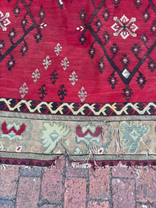 A LARGE ANATOLIAN FLATWEAVE KILIM RUG C1920S 340CM X 270CM TIMEWORN REPAIRS - ADDITIONAL PHOTO 9