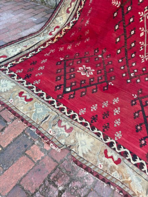 A LARGE ANATOLIAN FLATWEAVE KILIM RUG C1920S 340CM X 270CM TIMEWORN REPAIRS - ADDITIONAL PHOTO 14