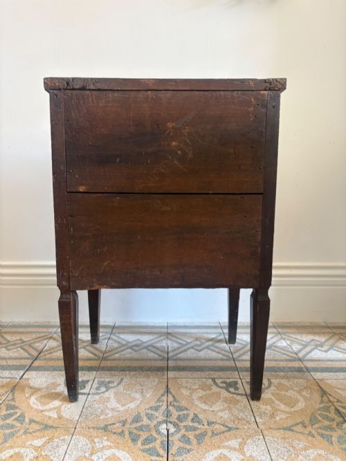 ITALIAN 18TH CENTURY NEOCLASSICAL WALNUT BEDSIDE COMMODINO WITH INLAID MARQUETRY 52CM WIDE - ADDITIONAL PHOTO 3