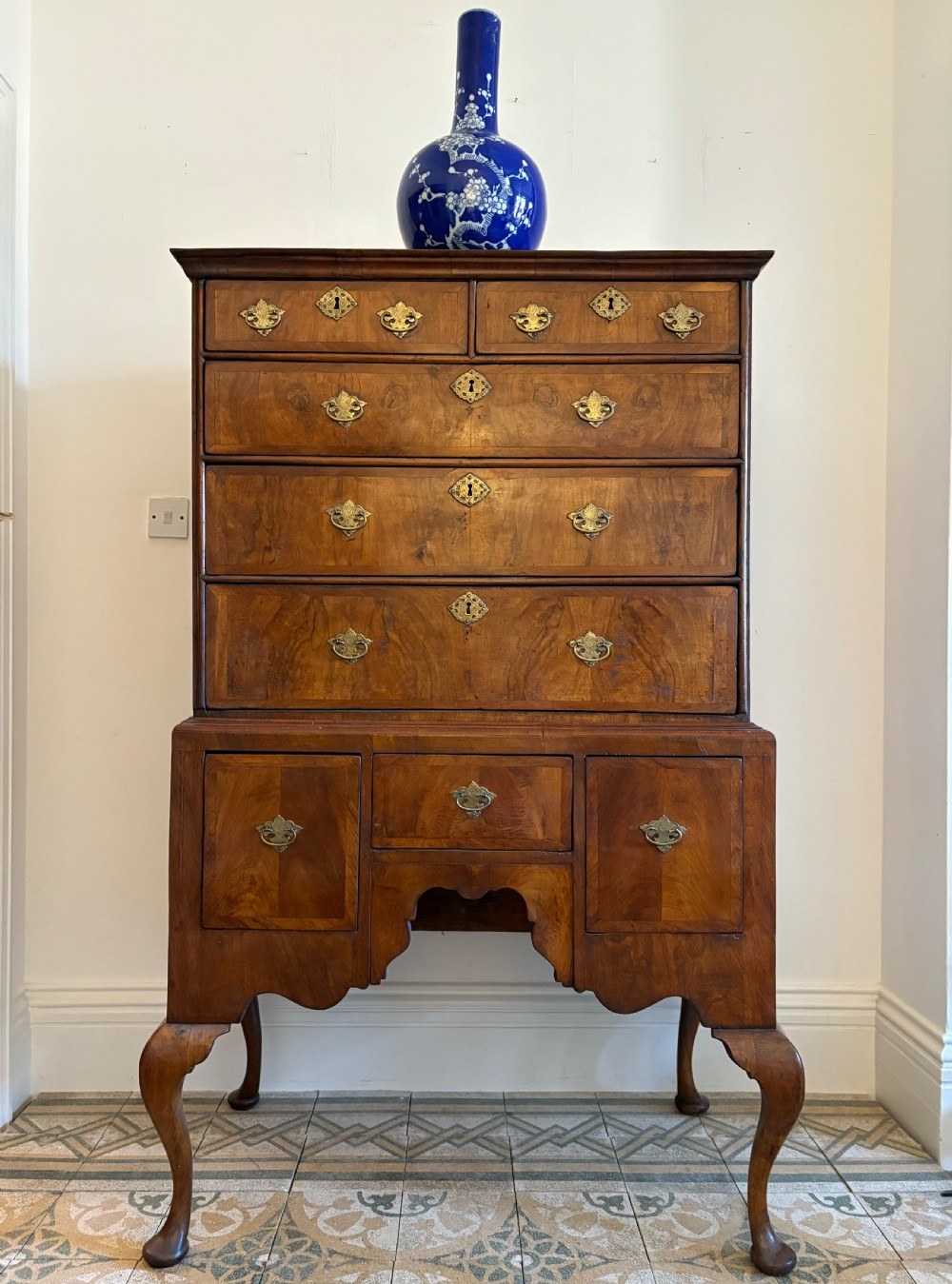 Early 18th Century, English Walnut Chest on Stand circa 1730, 161cm tall View XI