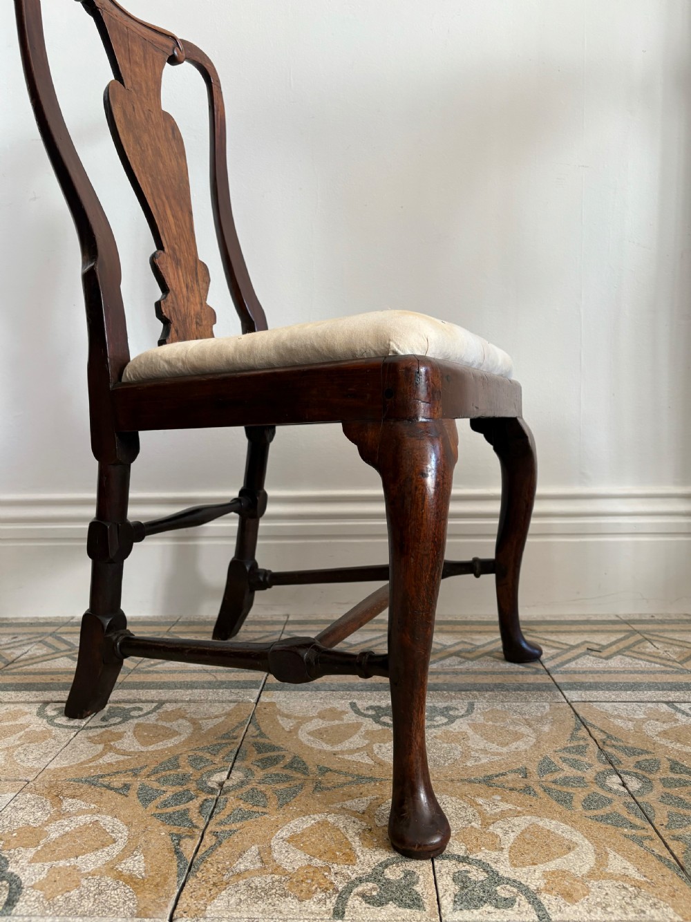 A Queen Anne Walnut Chair, England C1710 with Drop-in Seat, Original Form View VI