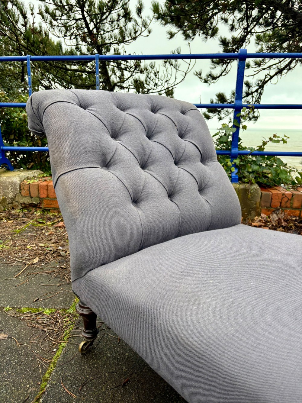 A 19th Century Button Back Day Bed, Mahogany Turned Legs and Castors, 170cm View VII
