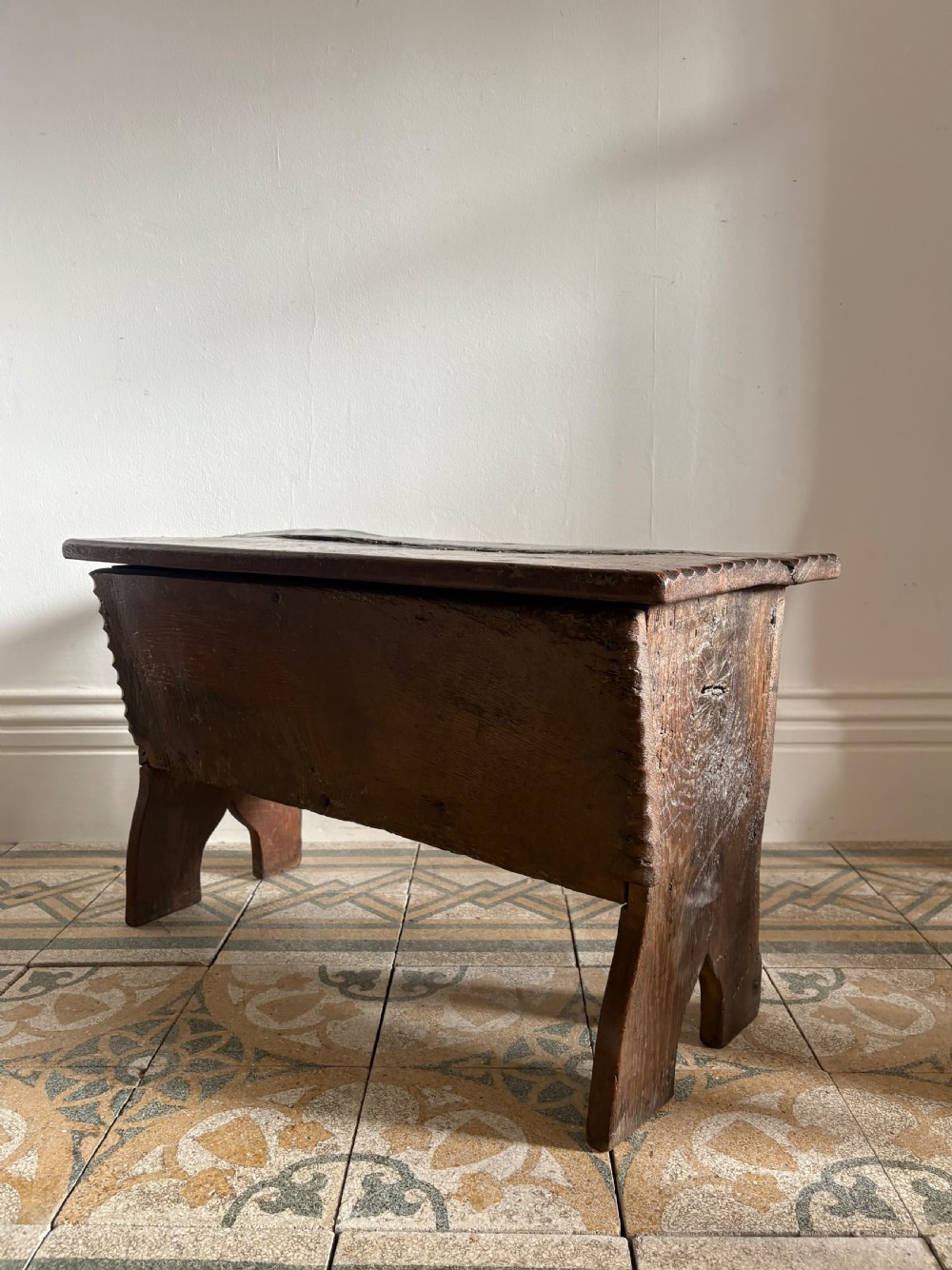 A 17th Century English Oak 6 Plank Coffer 77cm Chip Carved and Hinged Lid View II