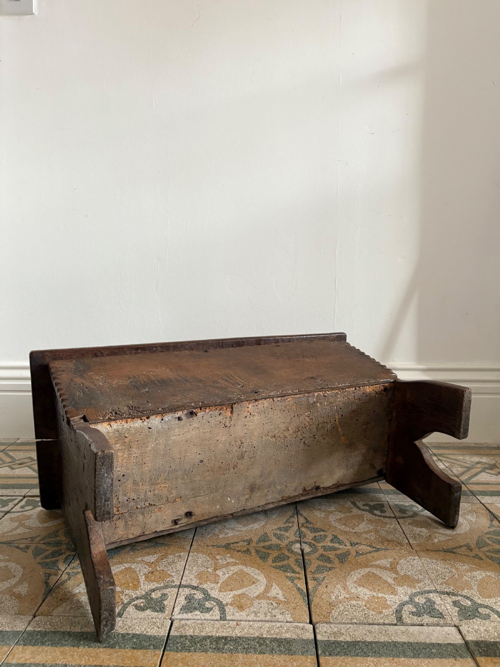 A 17th Century English Oak 6 Plank Coffer 77cm Chip Carved and Hinged Lid View V