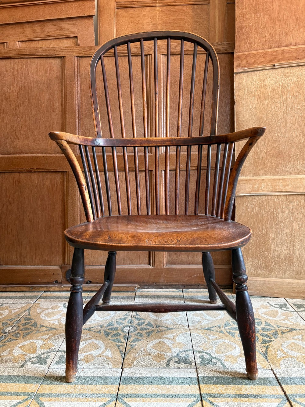 Early 19thC Elm and Yew Windsor Chair, C1800, High Comb Back, slightly cut-down