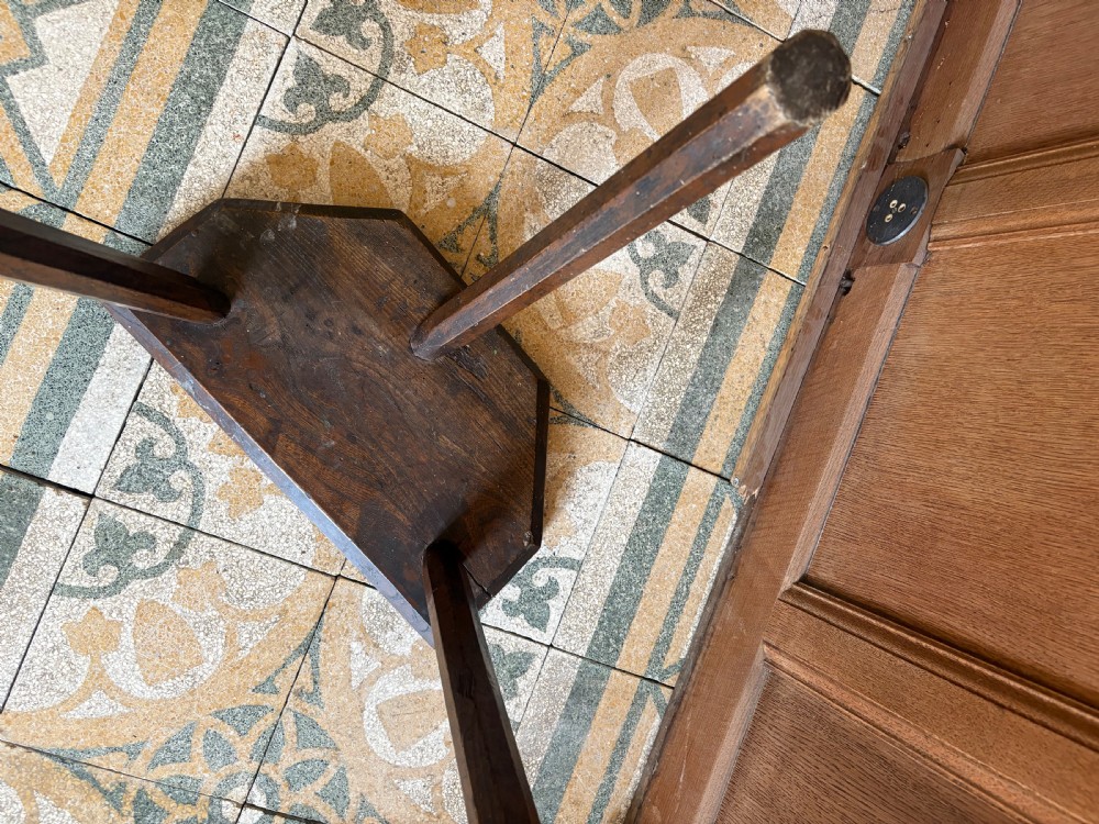 Elm and Beech Early 19th Century Cutlers or Milking Stool, 3 Legs, 39.5cm seat View V