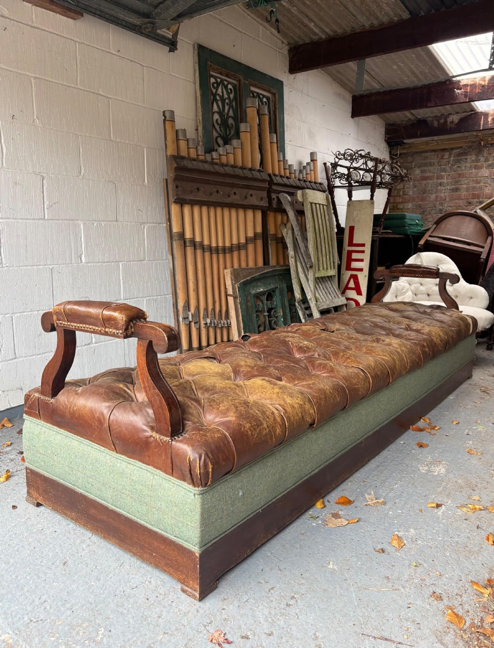 A Substantial 19th Century Button Leather Museum Viewing Gallery Bench 270cm, AF View VIII