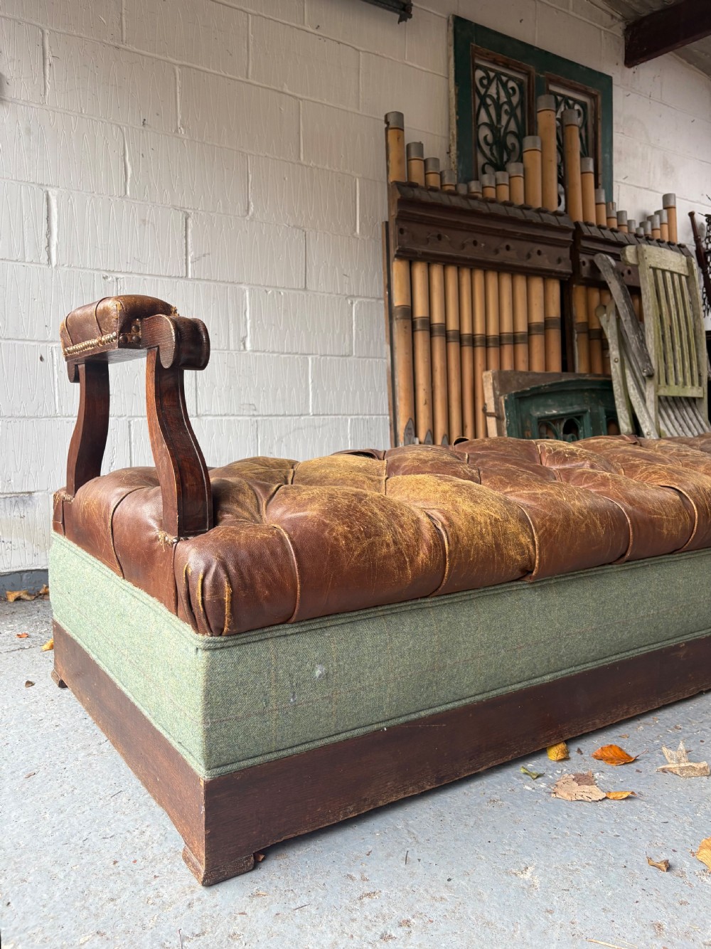 A Substantial 19th Century Button Leather Museum Viewing Gallery Bench 270cm, AF View II