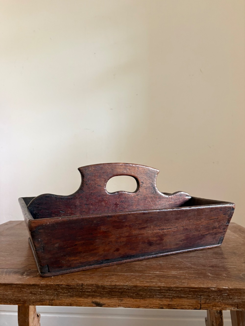 A Welsh Georgian Oak Butlers Cutlery Tray C1800 Canted Sides Dovetail Joints 36cm View III