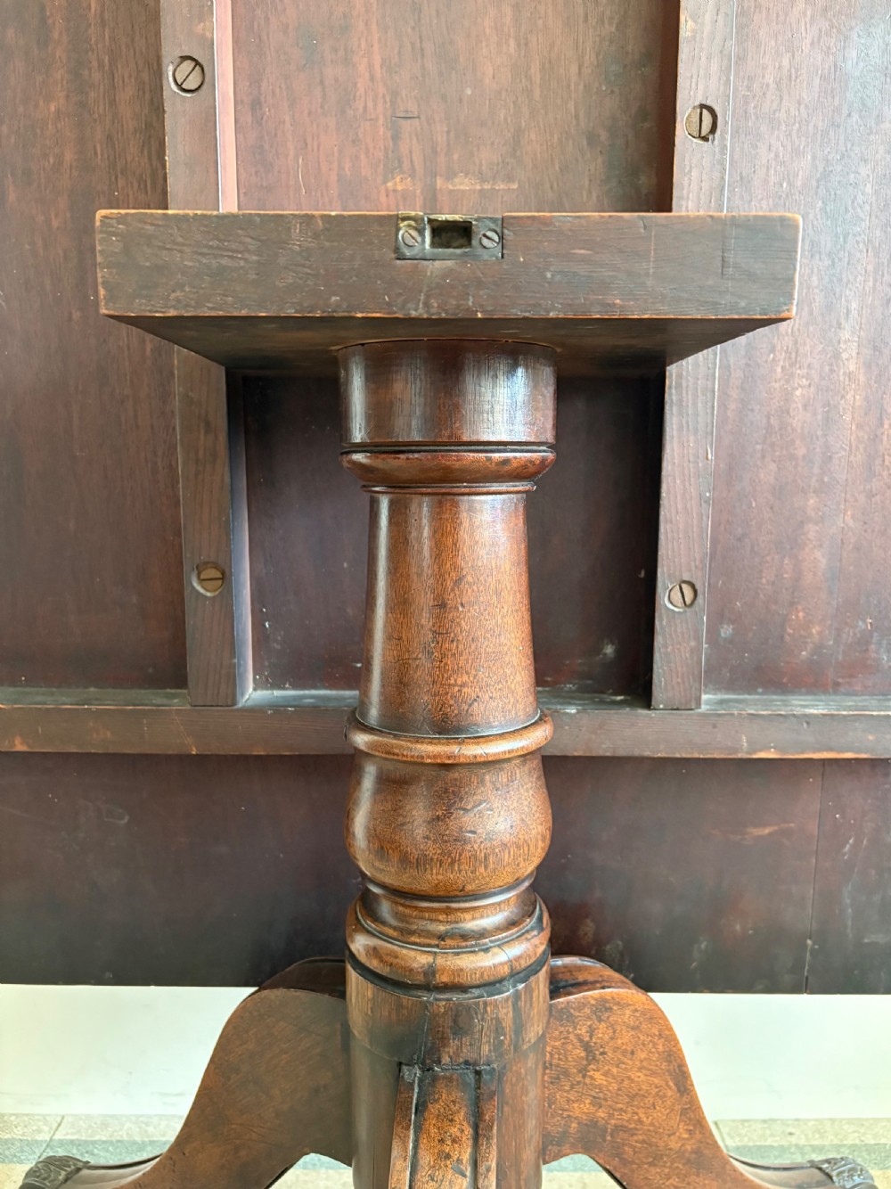 A Regency Mahogany and Rosewood Banded Breakfast Tilt Table C1820, 111cm View XI