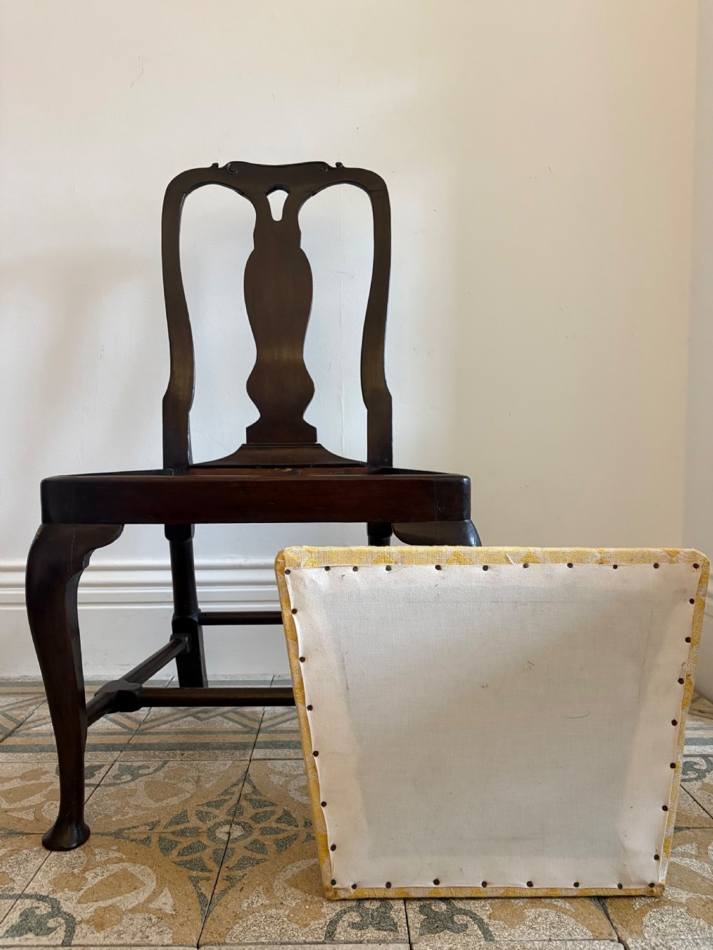 A Georgian Mahogany Queen Anne Style Side Chair, Drop-in Seat, Cabriole Legs View V