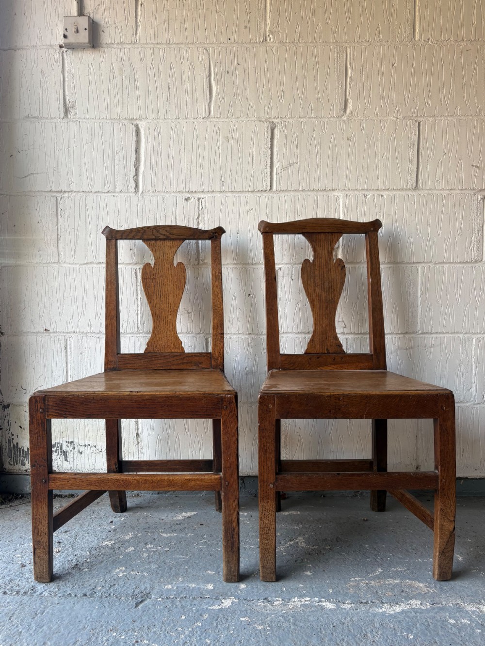 A Set of 4 Georgian Oak and Elm Provincial Country Dining Chairs C1800 View III