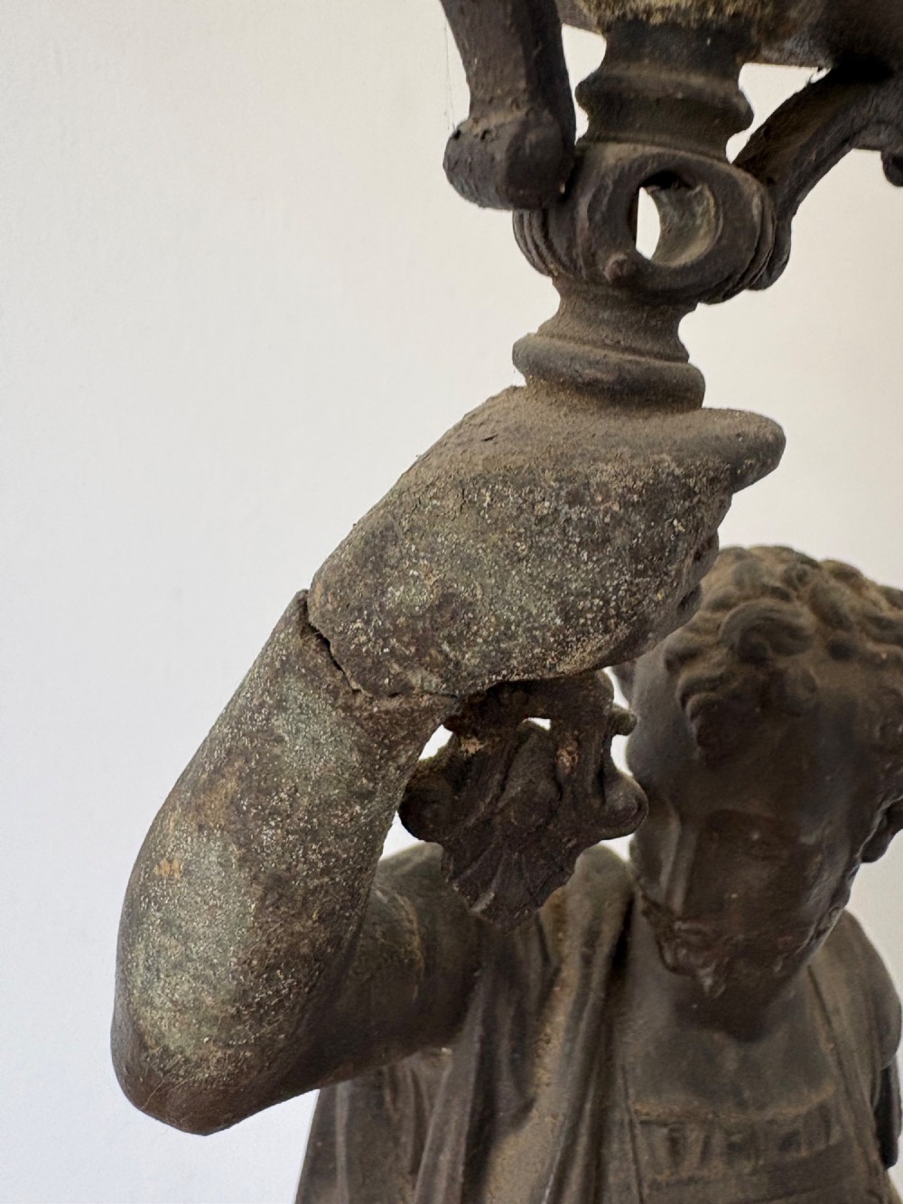 A 19th Century Grand Tour 65cm Spelter Lamp, Guiliano di Medici View X