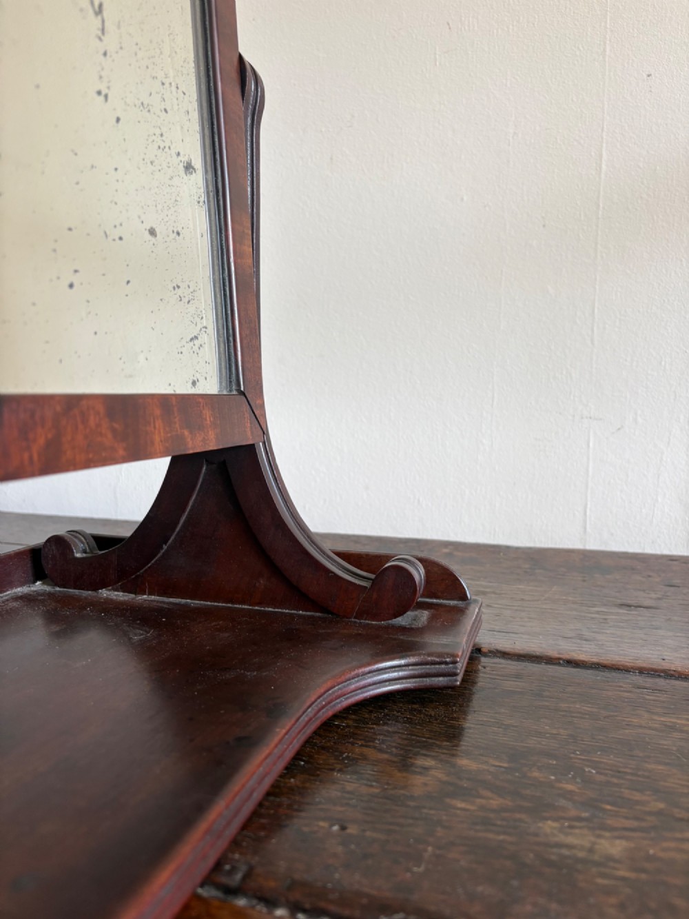 An Early 19th Century Gillows Model Mahogany Vanity Swing Mirror, Original Plate View IX