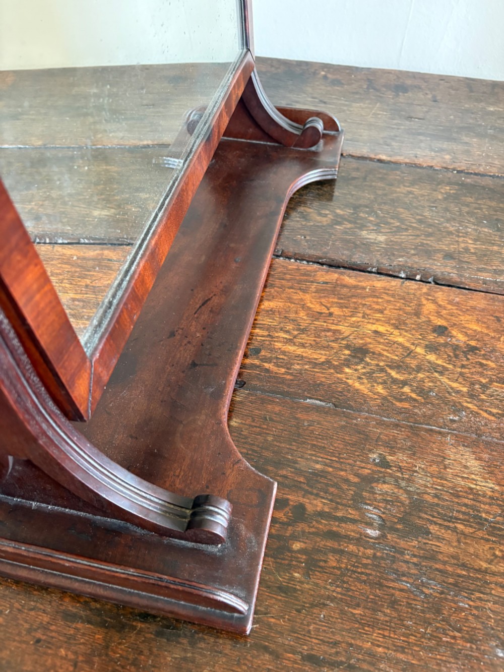 An Early 19th Century Gillows Model Mahogany Vanity Swing Mirror, Original Plate View XI