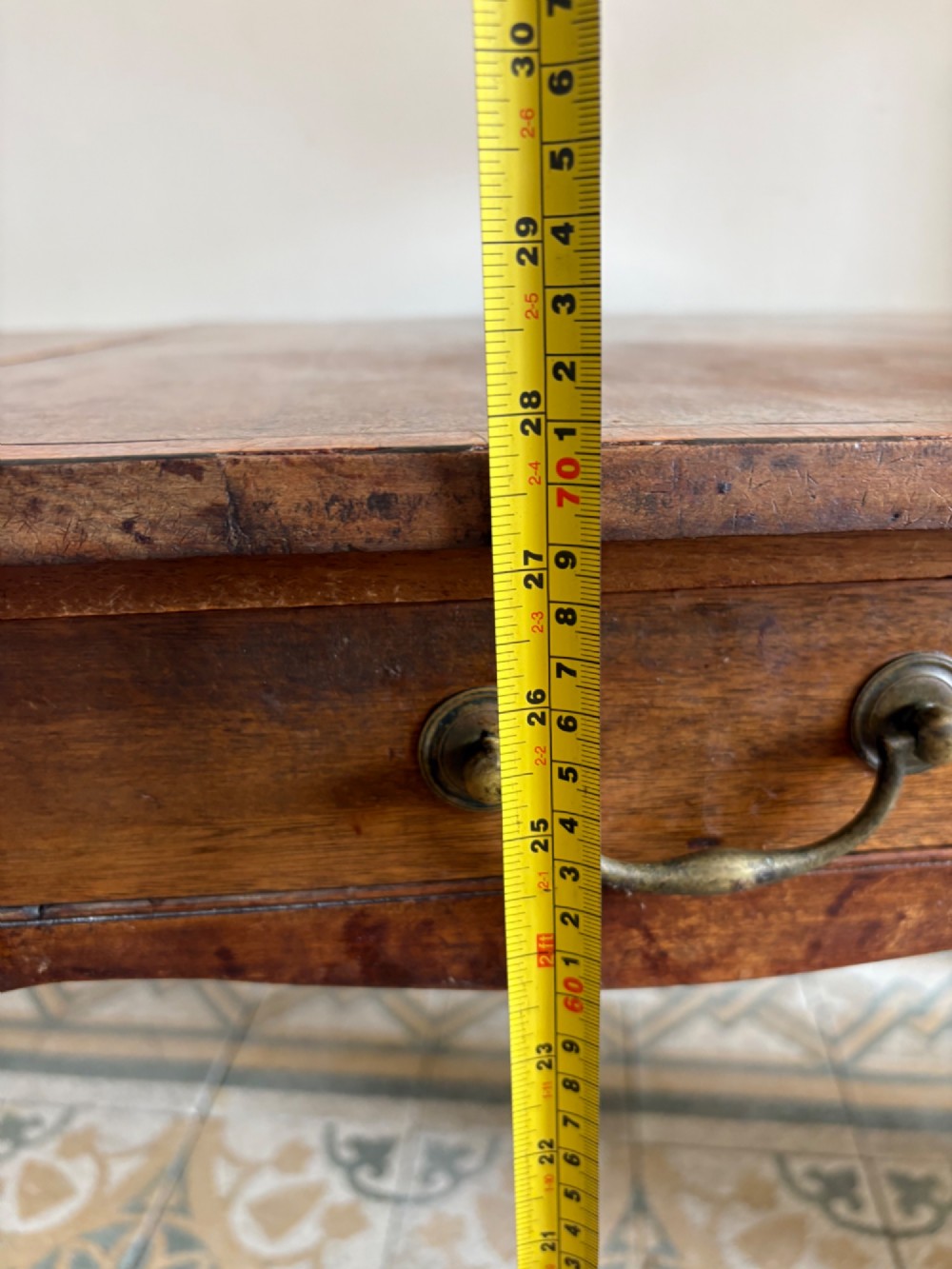 A Georgian mahogany drop-leaf Pembroke table featuring a shaped apron and tapered square legs. View XIV