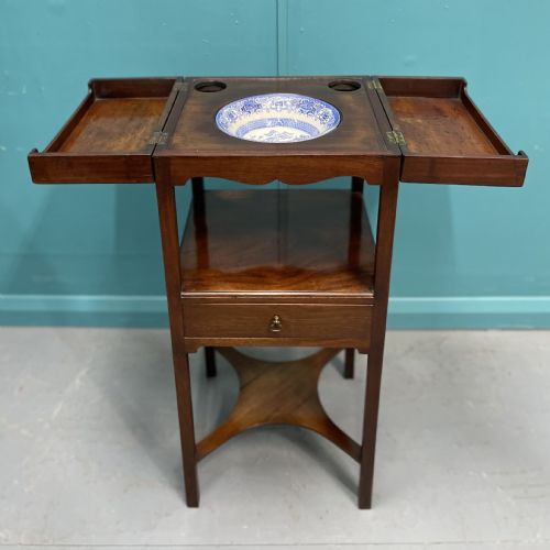 georgian mahogany washstand - CATEGORY: ANTIQUE FURNITURE - DATED GEORGIAN