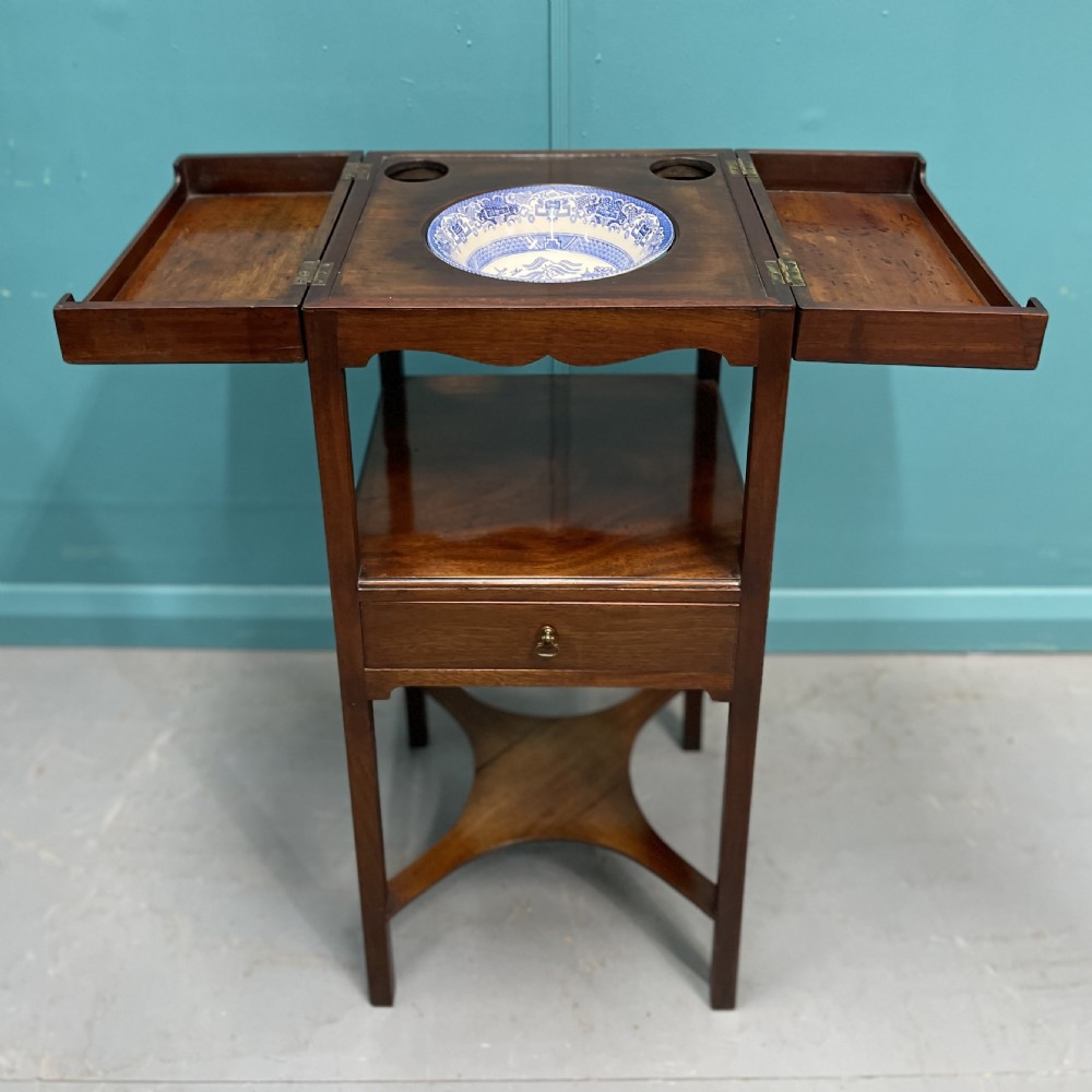 Georgian mahogany washstand 