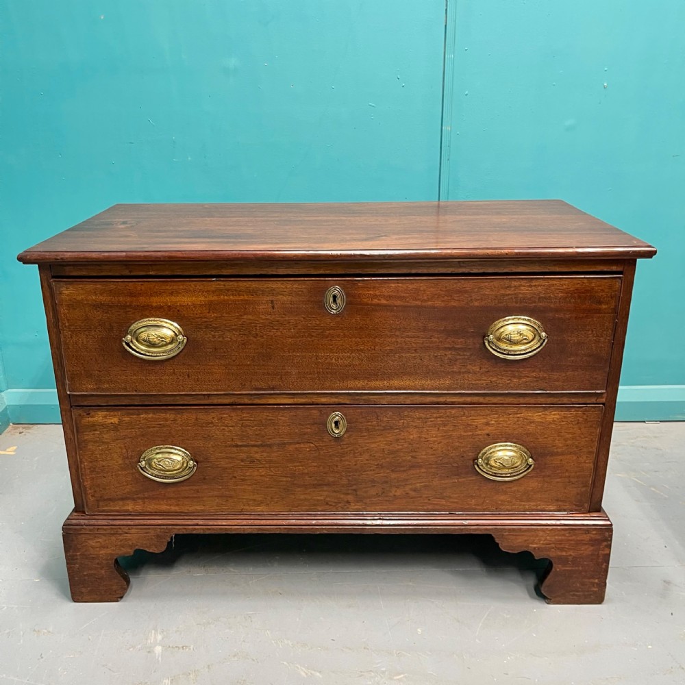 Georgian mahogany low chest of drawers 