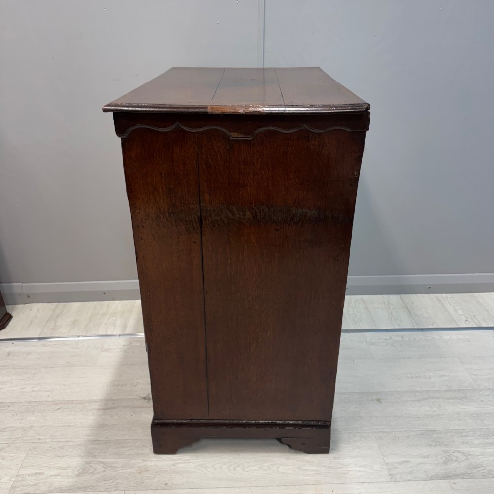 18th century oak chest of drawers  View VII