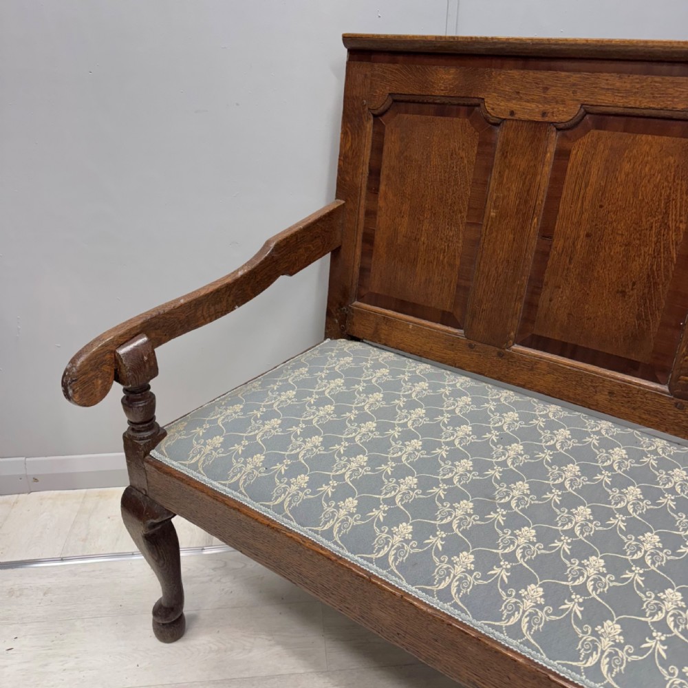 18th century oak panelled settle  View II