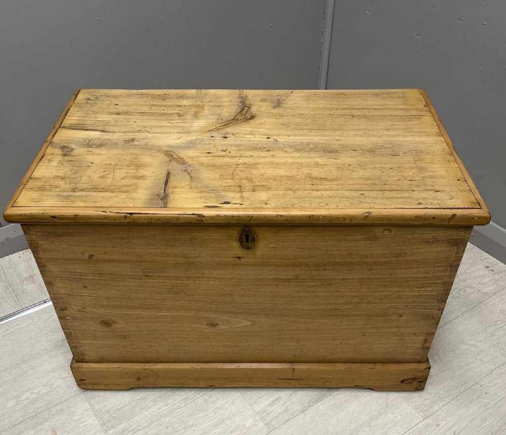 Victorian Pine Blanket Box Storage chest View II