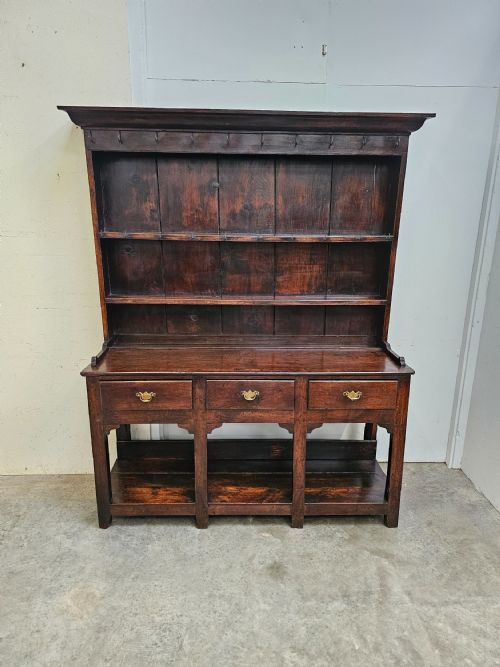 19TH CENTURY OAK POTBOARD DRESSER