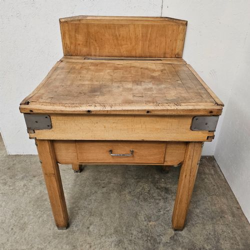 fig 1. French Beech Butchers Block With Knife Rack